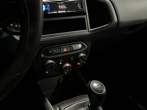 Chevrolet Onix 1.0 Joy Black