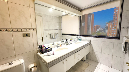 Inserto En Parque Privado. Un Sueño, 4 Dorm, 2 Estac Metro