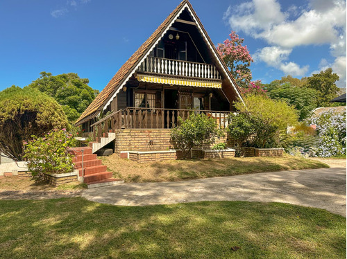 Venta Casa En El Pinar Tres Dormitorios