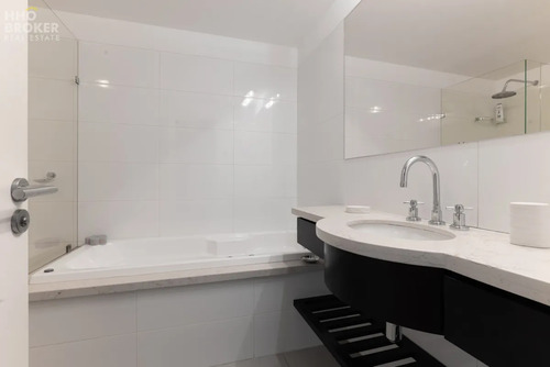 Torrelobos, Punta Del Este, Apartamento En Alquiler Frente Al Mar.