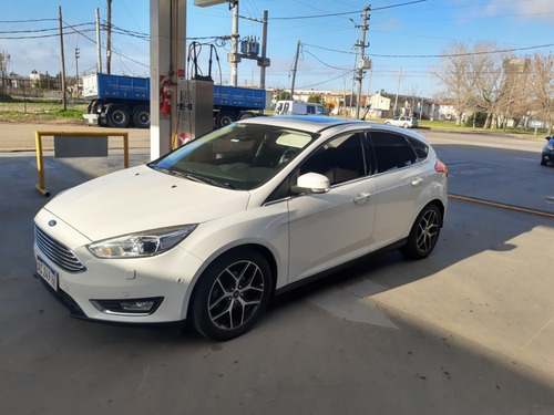 Imagen 1 de 9 de Ford Focus Titanium 2018 (perm Camioneta O Moto Mayor/menor)
