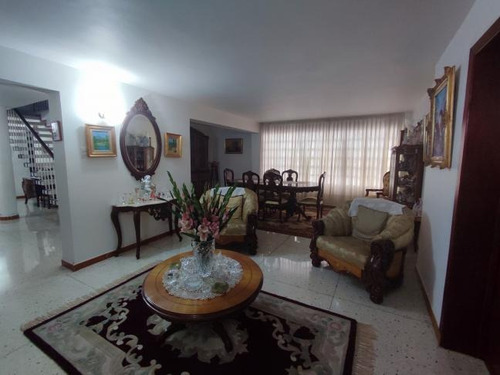 Venta De Casa En Santa Eduvigis Jt