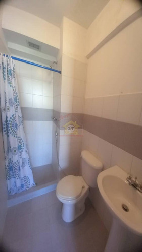 Apartamento En Alquiler En El Bosque, Semi Amoblado. 3 Habitaciones, Planta Eléctrica. Lm