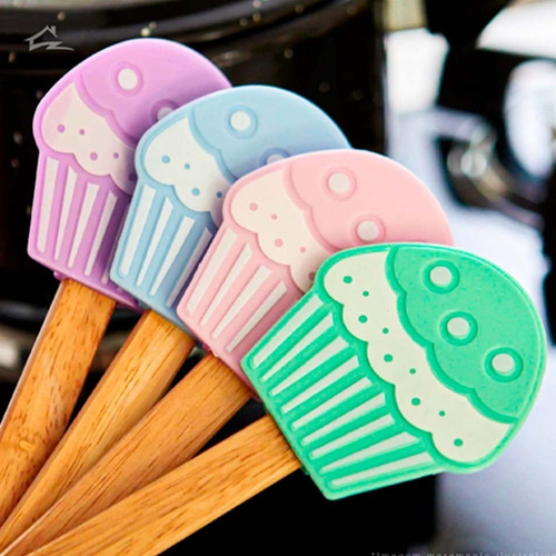 Espátula Miserable De Silicon Cupcake 19 Cm Mango De Madera Color Morado