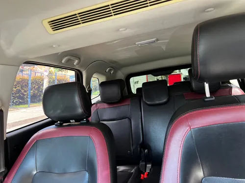 Camioneta 7 Puestos, Como Nueva Y Negociable