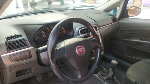 Imagem 4 de 8 de Fiat Punto 2010 1.4 Flex 5p