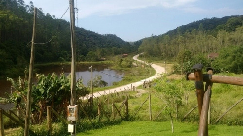 Fazenda Com Lago E Gigante Natural - Em Paraibuna - 680