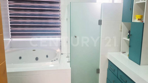 Casa En Venta En Fracc. Santa Anita, Tlajomulco De Zúñiga, Jalisco.