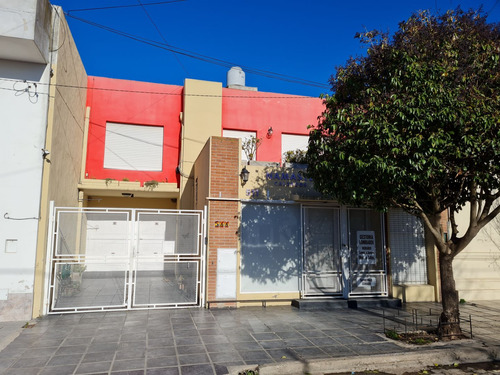 2 Locales Con Casa De 3 Habitaciones - Impecable Estado