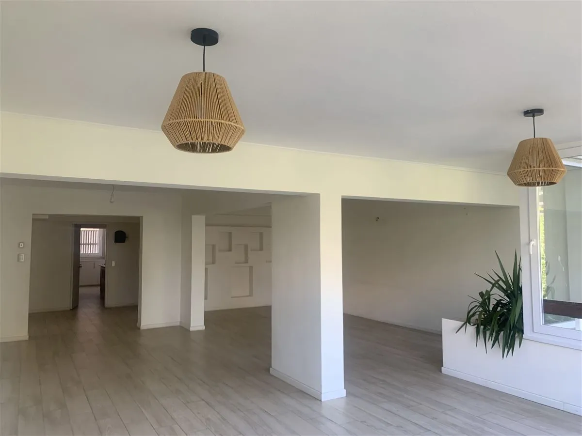 Imagen 4 de 22 de Dpto.en Venta A Pasos Trewhelas School 3d3b Estar Y Serv.