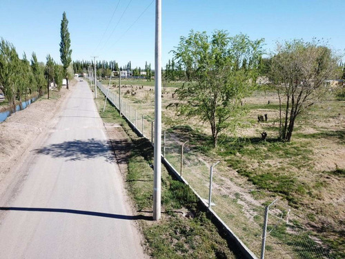 Remax Vende Terreno En Barrio Finca Costa Serena