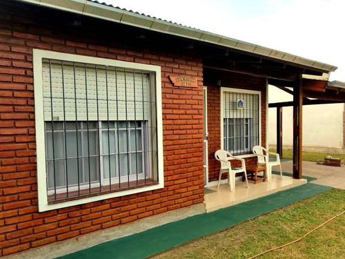 Excelente Casa A Estrenar De 2 Dorm En Venta En Le Barrio La Casona De Roldán. Funes Y Roldan 