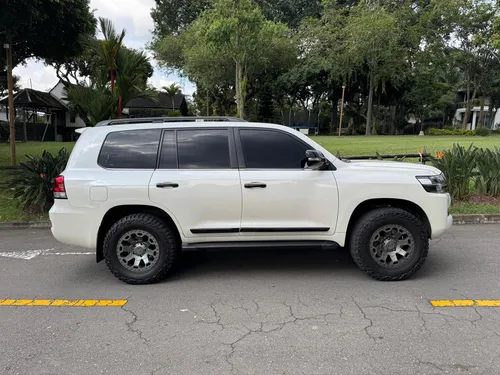 Toyota Land Cruiser Sahara Blindaje 2