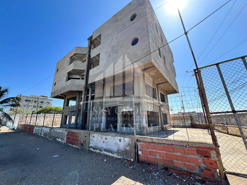 Edificio En Venta En Punto Fijo Pled-017