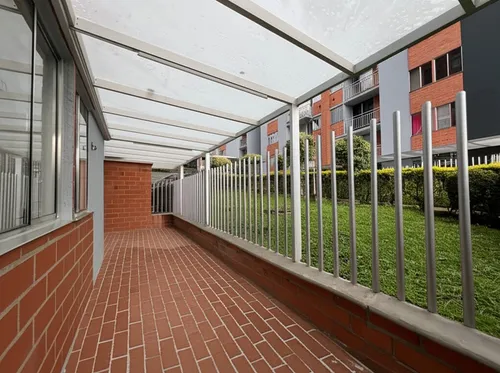 Apto Con Amplia Terraza Cubierta En Envigado