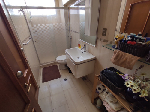 En Venta Comodo Y Amplio Apartamento Resd. Taguanes Andres Bello Zona Centrica Maracay 005jsc
