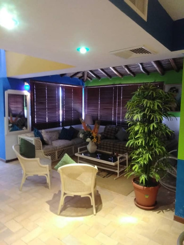 Imagen 20 de 30 de Luzhericacolina Vende Pent House Completamente Amoblado Y Equipado En Chichiriviche.