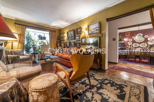 Casa Estilo Inglés Con Encanto Y Potencial
