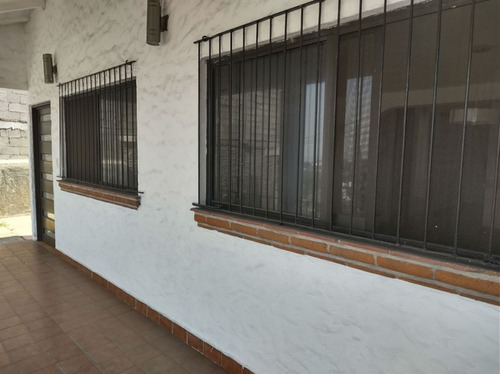 Casa Al Norte De Cuernavaca En Subida A Chalma Lomas De Atzingo, Cuernavaca, Morelos.