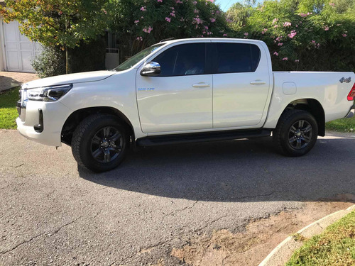 Toyota Hilux 2021 2.8 Cd Srv 177cv 4x4 At