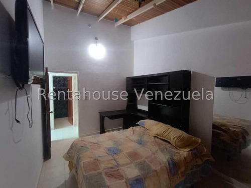 Vendo Casa En Urbanización El Castaño, Código 25-7117 Cm Leer Descripción