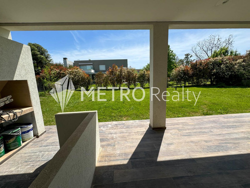Casa En Haras De Santa María, Barrio Los Eucaliptos, Lote 30