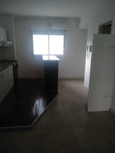 Imagen 2 de 13 de Venta Hermoso Dpto 2 Ambientes, V. Ballester Centro