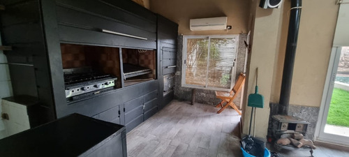 En Venta En Villa Bosch Chalet De 5 Ambientes 3 Baños En Dos Plantas Apto Inversor O Constructor Fot 4