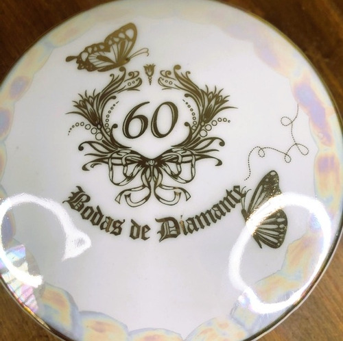 Imagem 5 de 6 de Porta Jóia Em Porcelana Bodas De Diamante 60 Anos 12,5cm