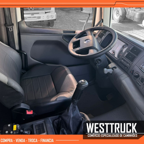 Volkswagen 26-280 Modelo 2015 Com Caçamba
