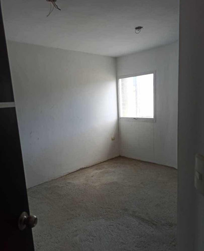 Townhouse En Obra Blanca En San Diego - Residencias Sabana Paradise, Planta 50% Atm