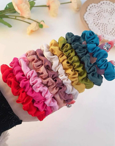 Imagen 5 de 6 de Set 10 Colet Cabello Scrunchies Niña Estilo Minimalista