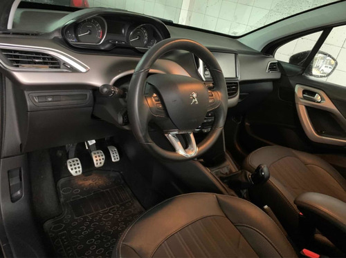 Peugeot 208 1.6 Feline 2017