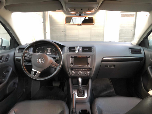 Imagen 5 de 9 de Volkswagen Vento 2014 2.5 Luxury 170cv Tiptronic