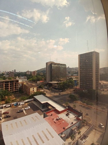 Mariana Castillo Vende Local En Cc Leonardo Davincci, Av. Bolivar Norte - Vil-055