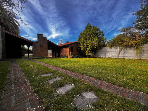 Casa En Venta En Calle 495 Y 496