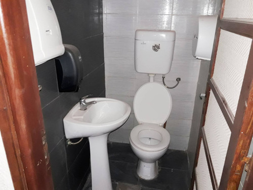 Venta Local Comercial Brazo Oriental - Av. Dr. Luis A. De Herrera