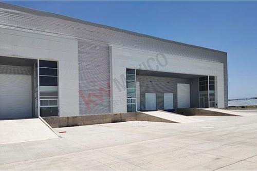 Preventa De Nave Industrial De 840 M², Dentro De Parque Industrial Colindante Con La Carr. 57 (c...