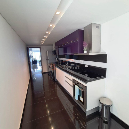 Imagen 26 de 30 de Venta Y Venta De Apartamento En La Brava, A Metros Mar