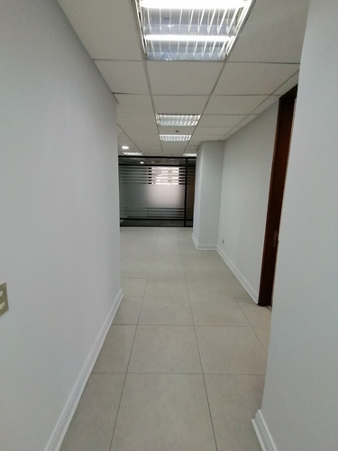 Imagen 3 de 19 de Oportunidad Oficina En Venta Metro El Golf