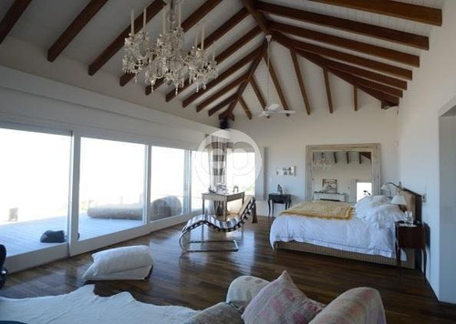 Imagen 6 de 9 de Casa Sobre La Playa En Punta Piedras