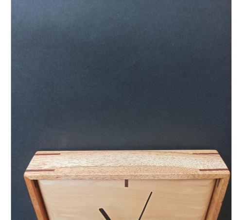 Reloj De Pared Artesanal En Madera Maciza Mov Continuo Madera Paraíso