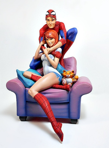 Exclusive Spider-man And Mary Jane Maquette By Sideshow 