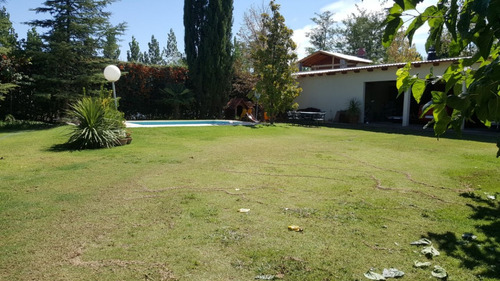 Vendo Casa En San Rafael Con Hermoso Parque Y Piscina, Cerca De Valle Grande