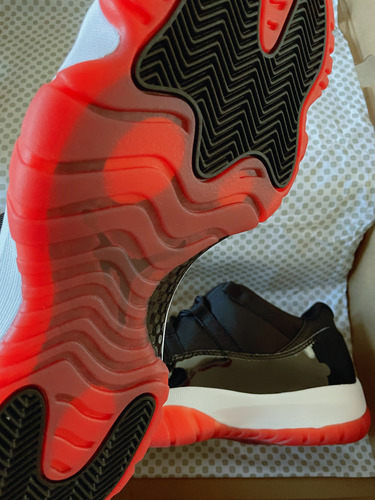 Tenis Air Jordan 11 Retro Low Bred | 28 Mx | 10 Us. (Usado)