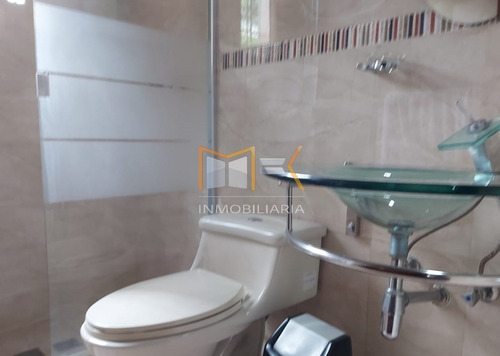 Quinta En Venta En Urbanización Valle Alto , Los Teques , Altos Mirandinos