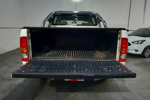Imagen 12 de 15 de Toyota Hilux 2012 3.0 Cd Srv I 171cv 4x2