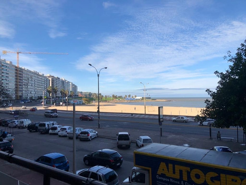 Imagen 2 de 14 de Apartamento 3 Dormitorios Frente Al Mar