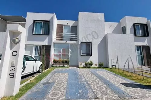 Magnífica Casa En Venta Con Recámara En Planta Baja En Residencial La Vida Corregidora, Querétaro