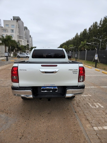 Imagen 5 de 9 de Toyota Hilux 2018 2.8 Cd Srx 177cv 4x4 At